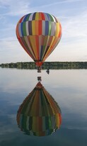 Mongolfière & lac.jpg